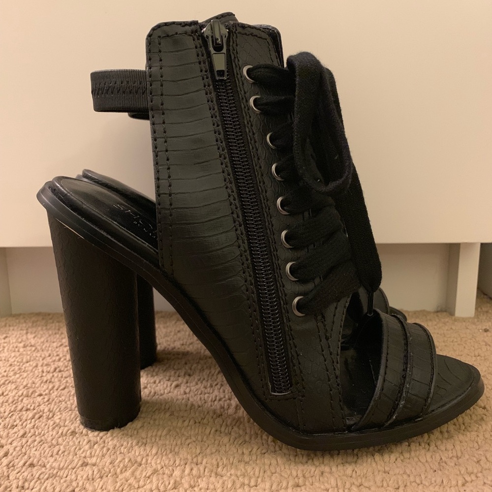 Nasty Gal Faux Croc Lace-Up Cutout Sandal • Sz 8